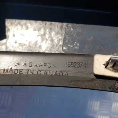 Накладка стойки багажника правая внешняя Hummer H3 2005-2010 25830079; 15823740; 15296757; 15235628; 15235531; 15196026