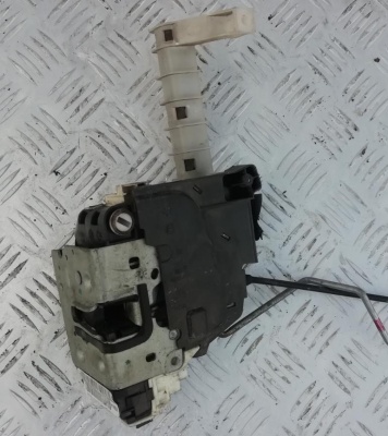 Замок двери задней правой Jeep Grand Cherokee WK2; 4589922AD;4589922AE