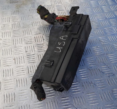 Блок предохранителей Ford Escape 2000-2007 YL8Z 14A068 AB; YL84 14A067 AB