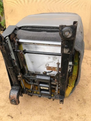 Сиденье водительское Ford Explorer 3 2001-2005 47684634