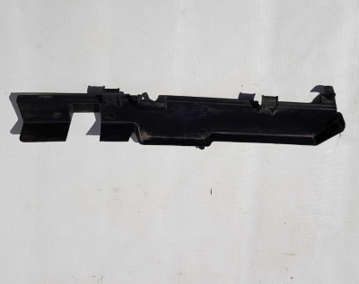 Дефлектор радиатора правый Ford Explorer 5 BB53 8A211 AB; BB5Z8310A