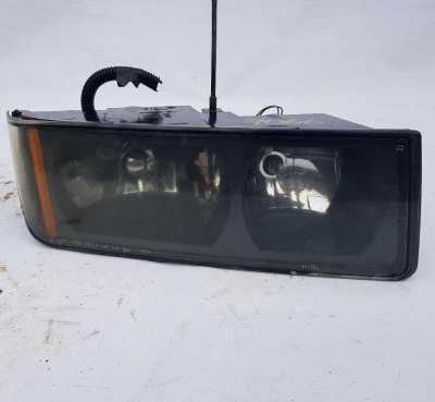 Фара передняя правая Chevrolet Avalanche 2001-2006 15136537; 15077441; 15070005; 10376595