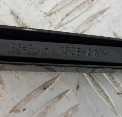 Поводок стеклоочистителя передний правый Ford Expedition 2003-2006 3L1Z 17526 AA; 3L14 17526