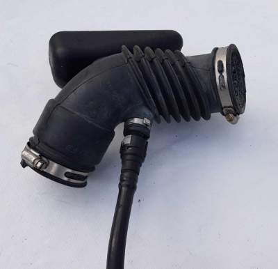 Патрубок воздушного фильтра Ford Escape 2007-2012 8M6Z 9B659 A; 8M64 9F805 AA