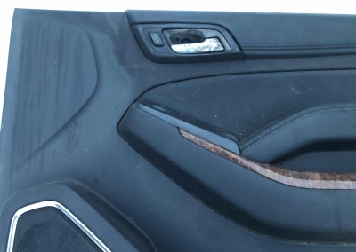 Обшивка пассажирской двери Chevrolet Tahoe 2015-2020 84676596 ; 84381973 ; 84365566 ; 84192435 ; 84104172 ; 22910939 ; 23285801