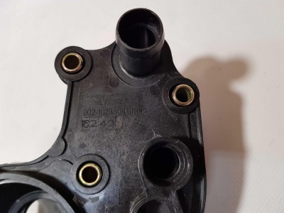 Корпус термостата Ford Explorer 3-4 2L2Z 8592-BA