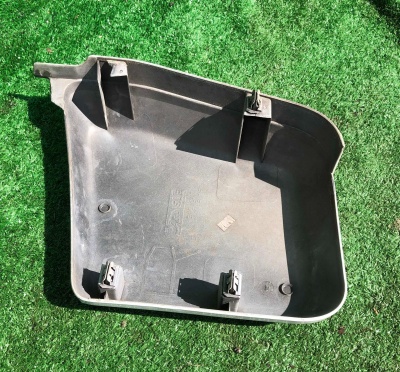 Накладка правая планки лобового стекла Hummer H2 2003-2009 15135994 ; 15063037 ; 15163006 ; 15135986 ; 15162994 ; 15135986 ; 15163000 ; 15162996 ; 15163004