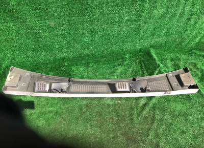 Жабо Hummer H2 2003-2006 19256401 ; 15172555 ; 15179641 ; 15203772 ; 15108413 ; 15203768