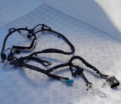Коса проводки подкапотная от аккумулятора Ford Explorer 5 DB5Z 14300 A; DB5T 14B060 AD