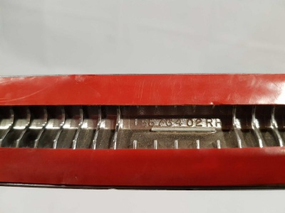 Молдинг двери задней правой Cadillac Escalade 2006-2014 15876402; 15200337