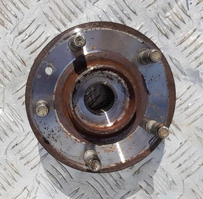 Ступица Ford Explorer 5 2011-2015 BB53 2C300; BB5Z 1104 A