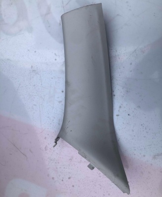 Обшивка стойки пассажирская Jeep Renegade 2015-2023 735643413