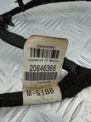 Проводка двери задней левой Cadillac SRX 2003-2009 15144699