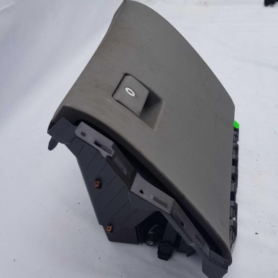 Бардачок Cadillac SRX 2009-2016 22800352; 20940473; 20902936; 20910371