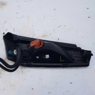 Габарит передний левый Chevrolet Avalanche 2001-2006 15077336; 15070007; 15771435