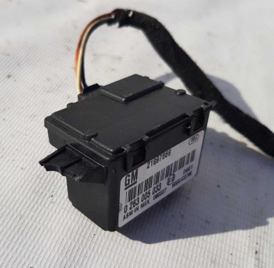 Индикатор/Датчик помощи при парковке Cadillac Escalade 2006-2014 21997869