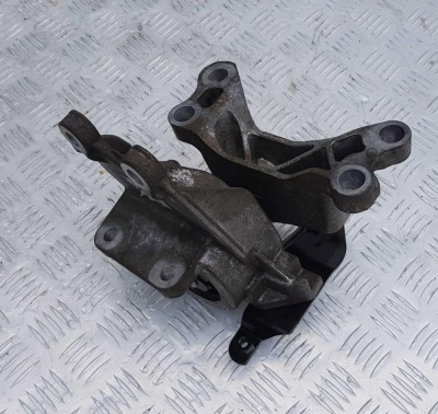 Опора АКПП верхняя  Ford Explorer 5 2011-2012 BB5Z 6038 B; BB53 6F020 AB