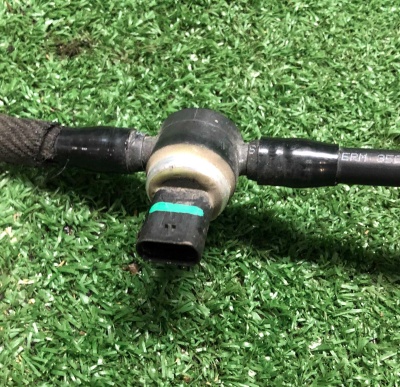 Задняя труба подачи топлива с датчиком Chevrolet Tahoe / Escalade 2021-н.в. 10445318 ; 10094734