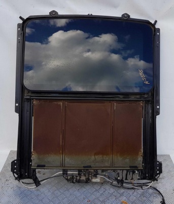 Люк Cadillac CTS 2002-2004 88892602; 25745653