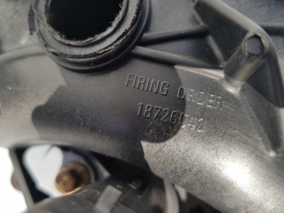 Впускной коллектор Chevrolet Tahoe 1999-2006 (5.3L) 18726543