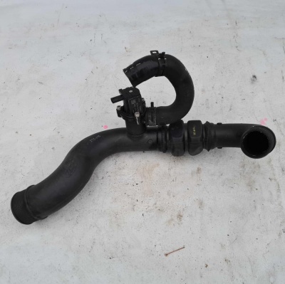 Патрубок интеркулера правый верхний с клапаном By-pass Ford Mustang 2015-2020 CJ5Z 9U465 A; FR3Z 6C646 A/C; FR3C 6C646; CJ5G 9U465 BA