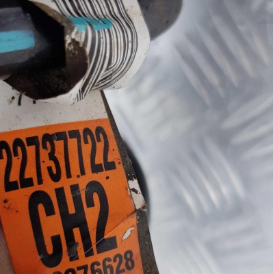 Амортизационная стойка передняя левая Chevrolet Camaro 2011-2012 22737714; 22737722