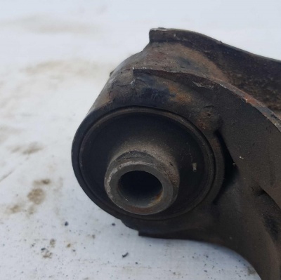 Рычаг подвески передний нижний правый Land Rover Freelander 1996-2006 RBJ102440; RBJ102920; RBJ500680