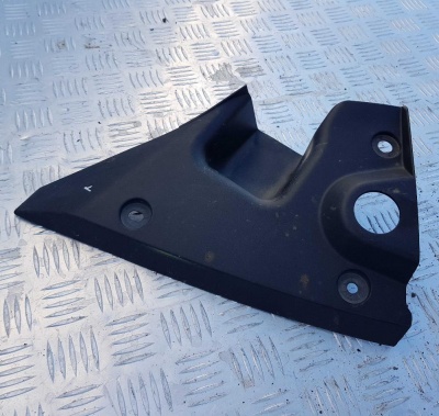 Водослив/Накладка заднего фонаря правого Chevrolet Camaro 2009-2015 20945028; 92236771