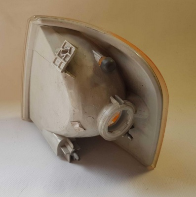 Поворотник передний правый Ford Explorer 3 2002-2005  1L2Z 13200 AA