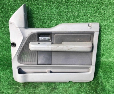 Обшивка пассажирской  двери Ford F-150 2004-2005 4L3Z 1823942 CA ; 5L34 1823942 FC/FB/FA  ; 4L34 1823942 FD/FC/FB/FA