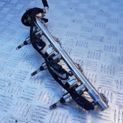 Топливная рампа левая (3.6L) Chevrolet Camaro 2009-2016 12633593; 12634125; 12629931