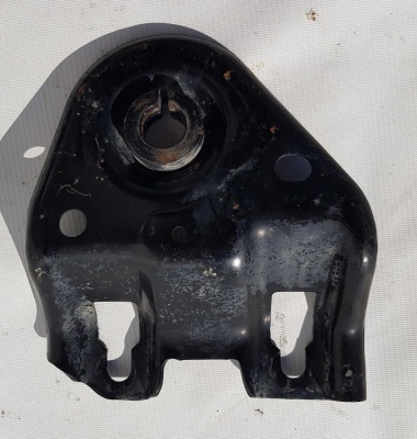 Кронштейн подрамника левый Ford Explorer 5 BB5Z 5G221 B; BB53 5362