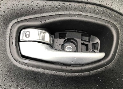 Ручка пассажирской двери внутренняя Jeep Renegade 2015-2018 6EW91SLUAA