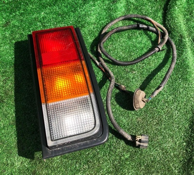 Фонарь задний правый Hummer H2 2003-2004 15172453 ; 15060512 ; 15193459