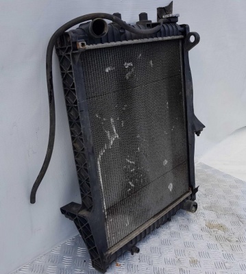 Радиатор двигателя Dodge Durango 2004-2009 52029043AD