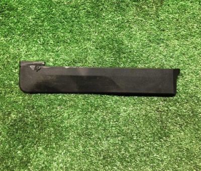 Крышка регулятора второго ряда сидения левая Chevrolet Tahoe / Escalade 2021-н.в. 84901517 ; 84774789 ; 84901516