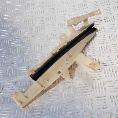 Кронштейн замка двери передней правой Ford Explorer 5 BB5Z 7843350 A; BB53 78218B50 A