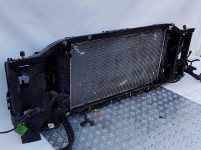 Передняя панель(Телевизор) Chevrolet Tahoe 1999-2006 25815981