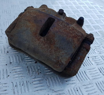 Суппорт тормозной передний правый Ford F150 9U2Z 2V120 BRM; 7L3Z 2B120 A