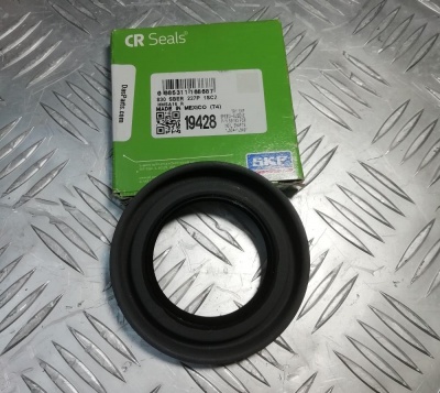 Сальник хвостовика переднего редуктора Cadillac Escalade/Chevrolet Tahoe 1999-2009 SKF 19428; 12471590