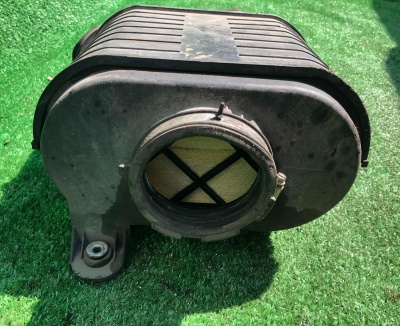 Корпус воздушного фильтра Hummer H2 2003-2009 19153610 ; 88963683 ; 15059590