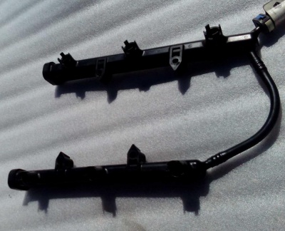 Топливная рампа Jeep Grand Cherokee wk2 2010-2017 (3.6L) 53034198AC; 05184079AD