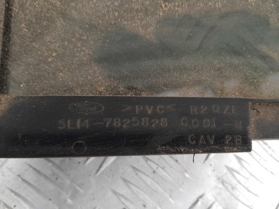 Стекло/Форточка двери задней правой с уплотнителем Ford Expedition 2003-2015 5L14 7825828; 2L1Z 7825380