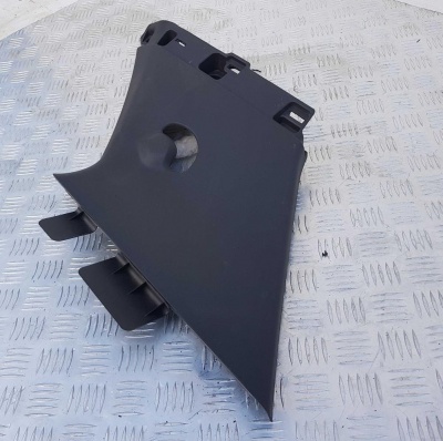 Обшивка стойки багажника верхняя правая Ford Explorer 5 BB5Z 7831004 AB; BB53 7831332