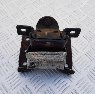 Опора ДВС Chevrolet Tahoe 2006-2014 (6.0L)  25828247; 15919101; 15829212; 15226253; 15743846; 15226252; 15829211