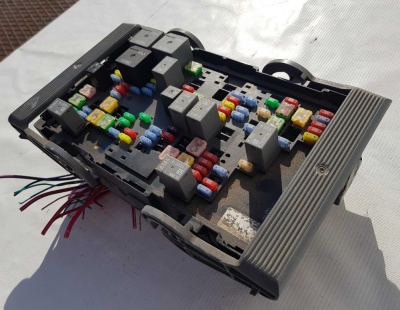 Блок предохранителей Cadillac Escalade 2006-2014 19210436; 19210437; 22798217; 25941368