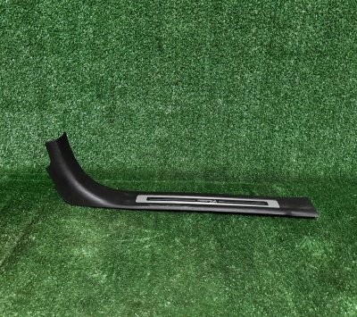 Накладка порога второго ряда левая (ESV) Cadillac Escalade 2015-2020 84559157 ; 22917058 ; 23475142 ; 22825102