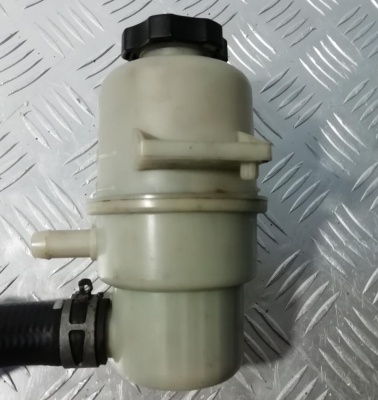 Бачок ГУР гидроусилителя руля Jeep Grand Cherokee WK2 2010-2017  68068967AC; 68068967AA; 68068967AB