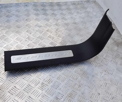 Накладка порога внутренняя передняя правая Ford Explorer 5 BB5Z 7813208 AA; BB53 7813200