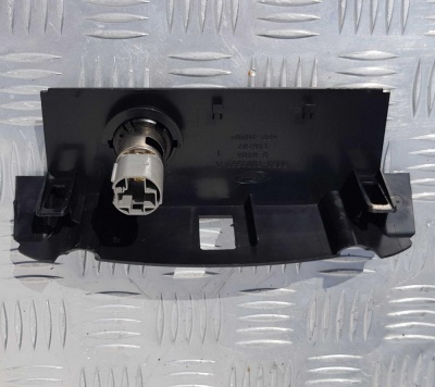 Кронштейн прикуривателя в подлокотнике Ford Explorer 5 BB53 7804569 A; BB5Z 78045A76 AB